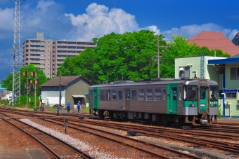 JR四国 1200形 1253 鉄道フォト・写真 by 丹波篠山さん 徳島駅：2012年08月30日10時ごろ