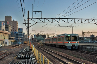 JR東海 クハ312形 クハ312-1317 鉄道フォト・写真 by 丹波篠山さん 桑名駅 (JR)：2013年10月27日17時ごろ
