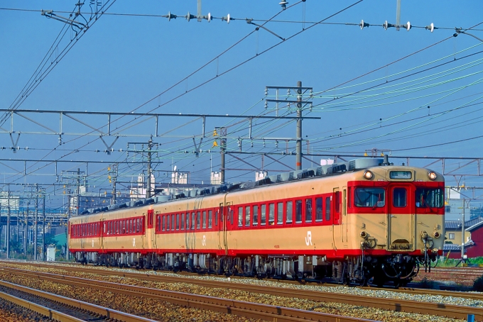 鉄道フォト・写真：JR西日本 国鉄キハ58系気動車 キハ28 2310 高槻駅 鉄道フォト・写真 by 丹波篠山さん - 撮影日 1998/10/08 00:00