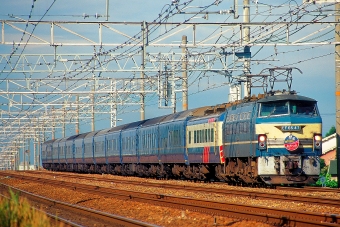 JR西日本 国鉄EF66形電気機関車 彗星・あかつき EF66 47 鉄道フォト・写真 by 丹波篠山さん 高槻駅：2005年08月18日00時ごろ