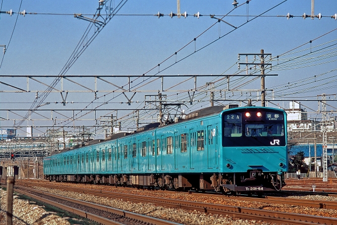 鉄道フォト・写真：JR西日本 国鉄201系電車 クハ201-64 高槻駅 鉄道フォト・写真 by 丹波篠山さん - 撮影日 2001/08/05 00:00