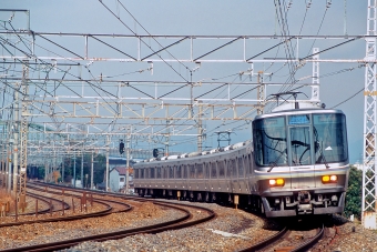 クハ222-2015 鉄道フォト・写真