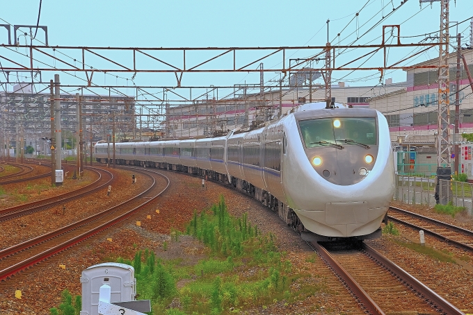 鉄道フォト・写真：JR西日本 681系電車 サンダーバード クハ681-205 岸辺駅 鉄道フォト・写真 by 丹波篠山さん - 撮影日 2017/07/15 11:35