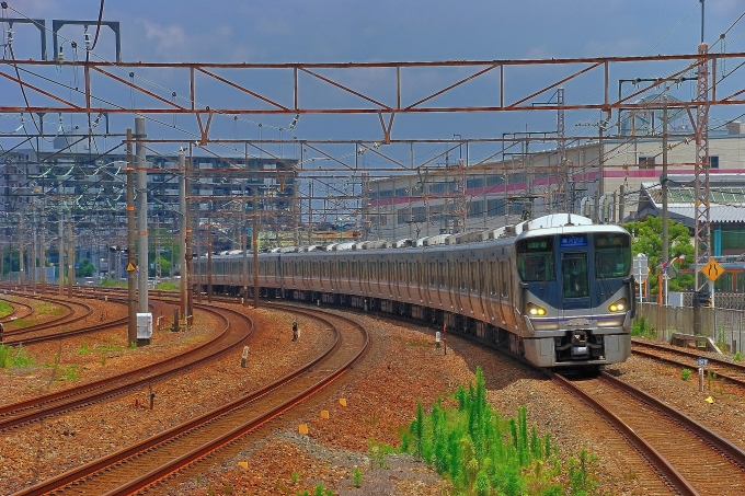 鉄道フォト・写真：JR西日本225系電車 クモハ224-2 岸辺駅 鉄道フォト・写真 by 丹波篠山さん - 撮影日 2017/07/15 12:05