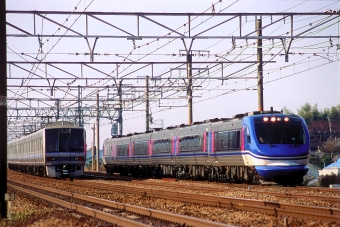 智頭急行 HOT7000形(Mc) スーパーはくと(特急) HOT7003 鉄道フォト・写真 by 丹波篠山さん 高槻駅：2005年01月03日00時ごろ