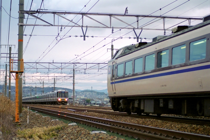 鉄道フォト・写真：JR西日本223系電車 高槻駅 鉄道フォト・写真 by 丹波篠山さん - 撮影日 2005/02/20 00:00