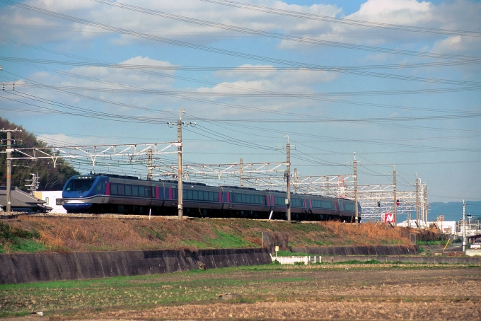 鉄道フォト・写真：智頭急行HOT7000形気動車 スーパーはくと HOT7013 高槻駅 鉄道フォト・写真 by 丹波篠山さん - 撮影日 2005/02/20 00:00