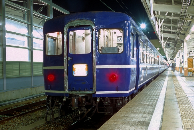 JR西日本 国鉄12系客車 ちくま 長野駅 (JR) 鉄道フォト・写真 by 丹波