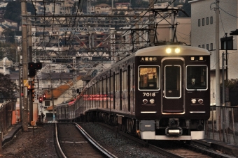 7018F 鉄道フォト・写真