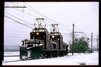 えちぜん鉄道ML521形電気機関車 ML522&ML521 鉄道フォト・写真 by 丹波篠山さん 保田駅 (福井県)：1999年02月11日00時ごろ