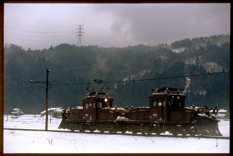 えちぜん鉄道ML521形電気機関車 ML522＆ML521 鉄道フォト・写真 by 丹波篠山さん 越前野中駅：1999年02月11日00時ごろ