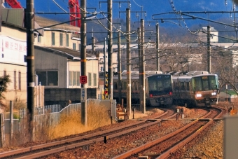 JR西日本223系電車 クハ222形（T’c） 鉄道フォト・写真 by 丹波篠山さん 新三田駅：2017年02月11日15時ごろ