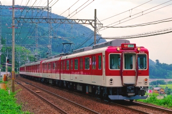 近畿日本鉄道 近鉄2400系電車 2528 鉄道フォト・写真 by 丹波篠山さん 三本松駅 (奈良県)：2000年08月20日00時ごろ