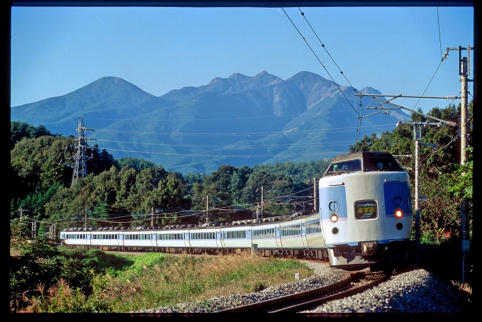 鉄道フォト・写真：JR東日本 国鉄189系電車 あずさ クハ189-4 長坂駅 鉄道フォト・写真 by 丹波篠山さん - 撮影日 2001/09/23 00:00