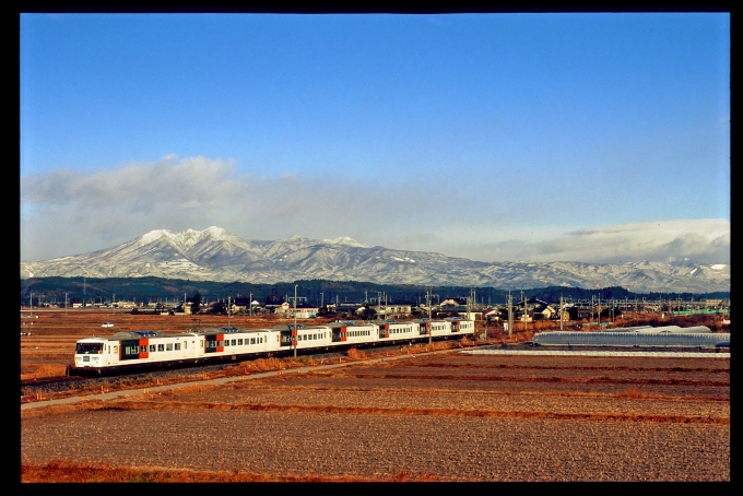 鉄道フォト・写真：JR東日本 国鉄185系電車 おはようとちぎ クハ185-310 氏家駅 鉄道フォト・写真 by 丹波篠山さん - 撮影日 2002/01/03 00:00