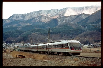 JR東海 クロ383形 （ワイドビュー）しなの(特急) クロ383-2 鉄道フォト・写真 by 丹波篠山さん 聖高原駅：2003年03月12日00時ごろ