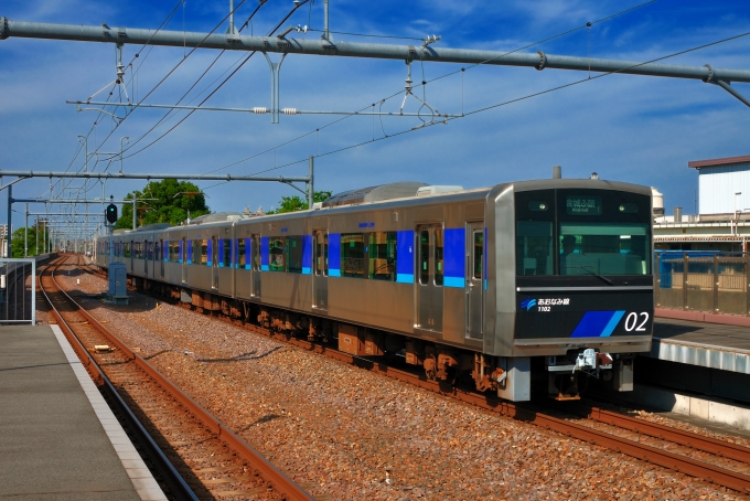 鉄道フォト・写真：名古屋臨海高速鉄道1000形電車 1102 中島駅 (愛知県) 鉄道フォト・写真 by 丹波篠山さん - 撮影日 2013/09/22 14:28