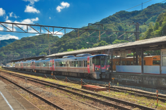 JR西日本 クモハ226-534 (227系) 車両ガイド | レイルラボ(RailLab)