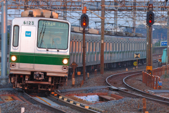 東京メトロ 6123 (営団6000系) 車両ガイド | レイルラボ(RailLab)