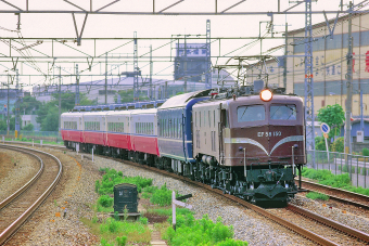 EF58＋客車5両セット　茶　動作・点灯確認済み　内田百閒　国鉄車両 EF58＋客車5両セット 茶 動作・点灯確認済み 内田百閒 国鉄車両 EF58＋