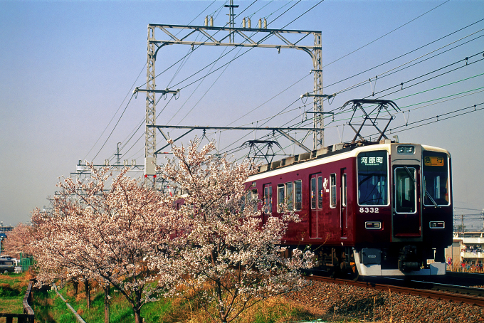 阪急8300系 8332F編成 (正雀車庫) 鉄道フォト | レイルラボ(RailLab)