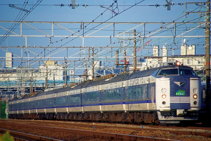 JR西日本 国鉄583系電車 きたぐに クハネ581-28 高槻駅 鉄道フォト 