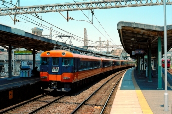 近畿日本鉄道 近鉄12200系電車 スナックカー 12232 鉄道フォト・写真 by 丹波篠山さん 桑名駅 (近鉄)：2009年06月07日00時ごろ