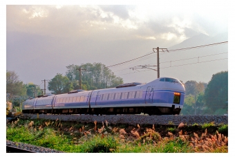 JR東日本 クハE350形 スーパーあずさ(特急) クハE350-4 鉄道フォト・写真 by 丹波篠山さん 長坂駅：1998年10月10日00時ごろ