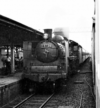 国鉄C57形蒸気機関車 C57 56 鉄道フォト・写真 by 鉄道のお爺さんさん ：1962年08月14日00時ごろ