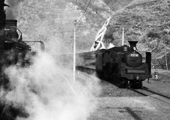 国鉄C57形蒸気機関車 C57 181 鉄道フォト・写真 by 鉄道のお爺さんさん ：1963年04月04日00時ごろ