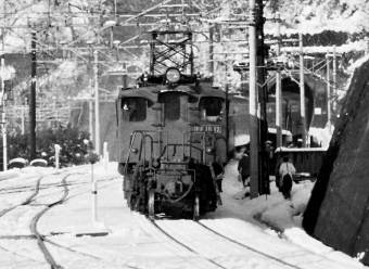 国鉄EF16形電気機関車 EF16 12 鉄道フォト・写真 by 鉄道のお爺さんさん ：1964年12月03日00時ごろ