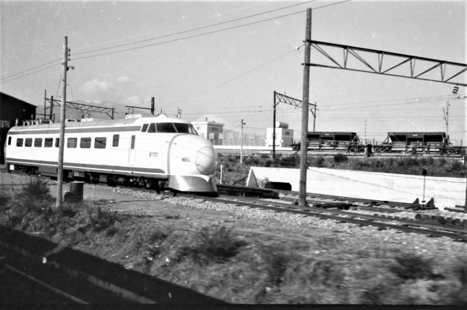 t1【国鉄】東海道新幹線 試運転はじまる 昭和37年 (試作車両1000形電車