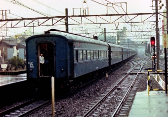国鉄35系客車 オハフ34 鉄道フォト・写真 by 鉄道のお爺さんさん ：1984年10月10日00時ごろ