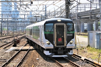 JR東日本E257系電車 クハE257形(Tc) E257-5511 鉄道フォト・写真 by 鉄道のお爺さんさん ：2022年05月05日10時ごろ