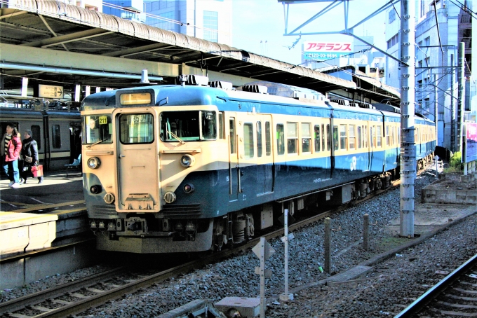 JR東日本 国鉄クハ111形 クハ111-1374 鉄道フォト・写真 by 鉄道のお爺さんさん ：2008年12月06日13時ごろ