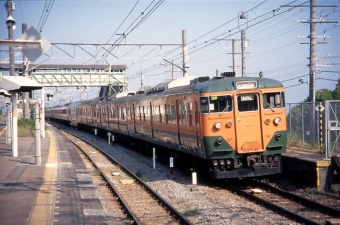 JR東日本 クハ111形 クハ111-2056 鉄道フォト・写真 by 鉄道のお爺さんさん ：2005年11月05日00時ごろ