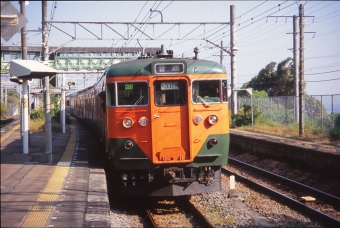 JR東日本 クハ111形 クハ111-2056 鉄道フォト・写真 by 鉄道のお爺さんさん ：2005年11月23日00時ごろ