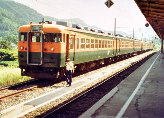 国鉄165系電車 クモハ165 鉄道フォト・写真 by 鉄道のお爺さんさん ：1992年08月04日00時ごろ