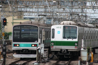 JR東日本と東京メトロ クハ209形とメトロ6000系 クハ209-1001とクハ6012 鉄道フォト・写真 by 鉄道のお爺さんさん ：2009年09月23日09時ごろ