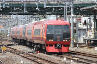 JR東日本 クモハ252形 クモハ252-1002 鉄道フォト・写真 by 鉄道のお爺さんさん ：2013年05月04日12時ごろ