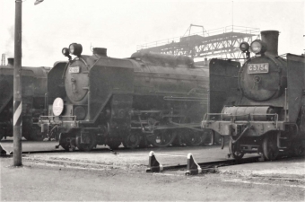 国鉄C62形蒸気機関車と国鉄Ｃ57形蒸気機関車 C62 23とC57 54 鉄道フォト・写真 by 鉄道のお爺さんさん ：1965年05月27日00時ごろ