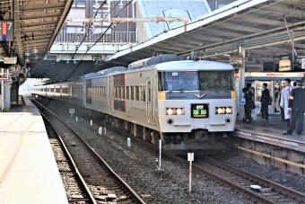 JR東日本 クハ185形 クハ185-214 鉄道フォト・写真 by 鉄道のお爺さんさん ：2008年12月10日12時ごろ