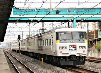 JR東日本 クハ185形 クハ185-215 鉄道フォト・写真 by 鉄道のお爺さんさん ：2015年10月31日10時ごろ