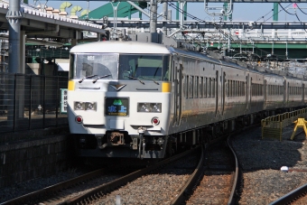 JR東日本 クハ185形 クハ185-211 鉄道フォト・写真 by 鉄道のお爺さんさん ：2008年12月10日12時ごろ