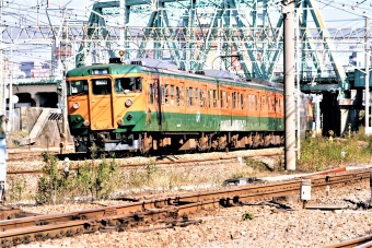 JR東日本 クハ111形 クハ111-2057 鉄道フォト・写真 by 鉄道のお爺さんさん ：2005年11月18日11時ごろ