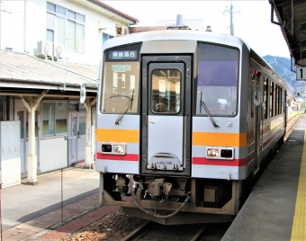 JR西日本 キハ120形 キハ120-328 鉄道フォト・写真 by 鉄道のお爺さんさん ：2017年04月09日13時ごろ
