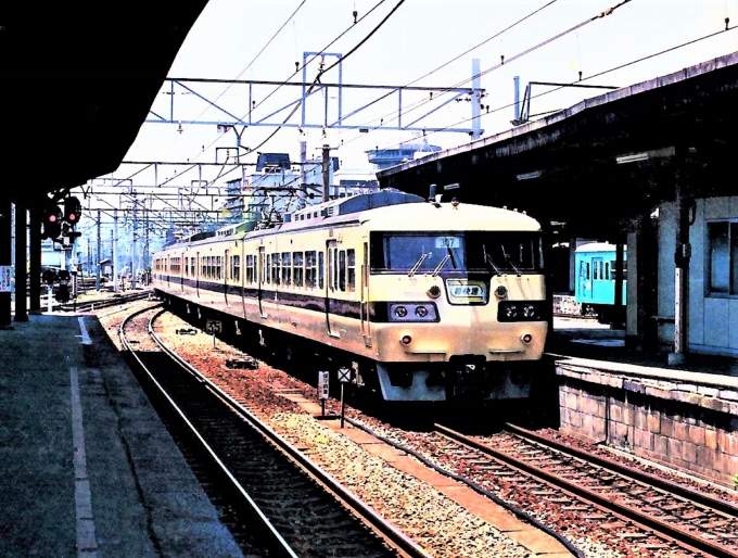 国鉄117系電車 クハ117形(Tc) 鉄道フォト・写真 by 鉄道のお爺さんさん ：1988年03月21日00時ごろ
