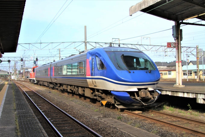 智頭急行HOT7000形気動車 HOT7013 米子駅 鉄道フォト・写真 by 鉄道の