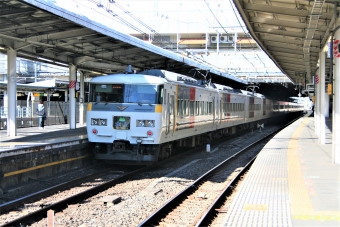 JR東日本 クハ185形 クハ185-208 鉄道フォト・写真 by 鉄道のお爺さんさん ：2008年12月27日12時ごろ