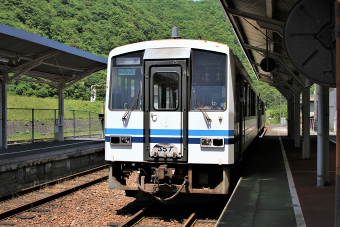 JR西日本 キハ120形 キハ120-357 鉄道フォト・写真 by 鉄道のお爺さんさん ：2017年05月08日12時ごろ